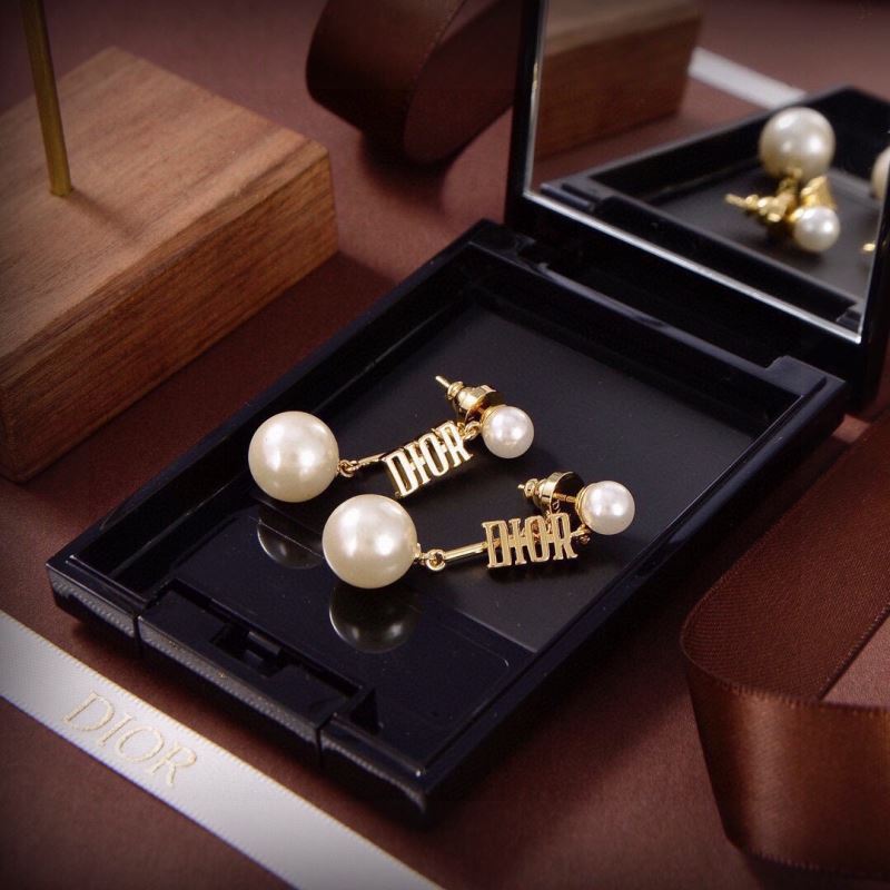 chr1st1an D10r earrings